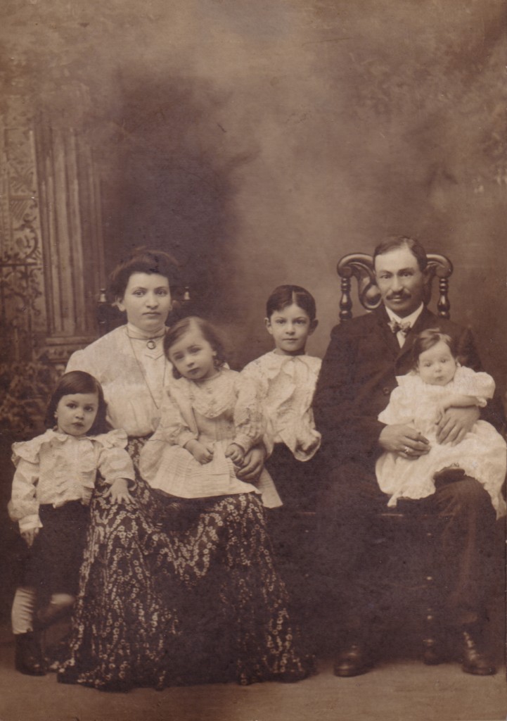 Wolfe Family, Scanned from Bonnie Chait