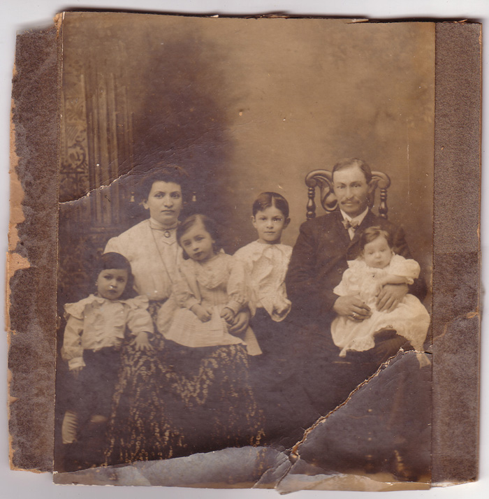 Wolfe Family, 1914, Scanned from Ron Wolfe